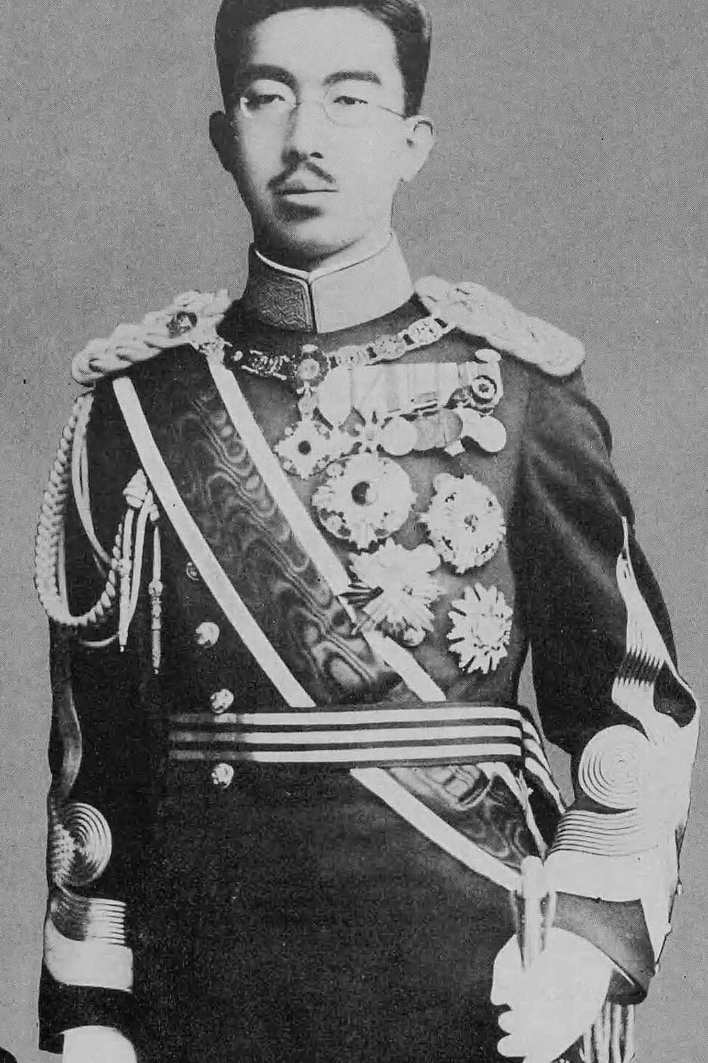 Portrait photograph of Emperor Hirohito
