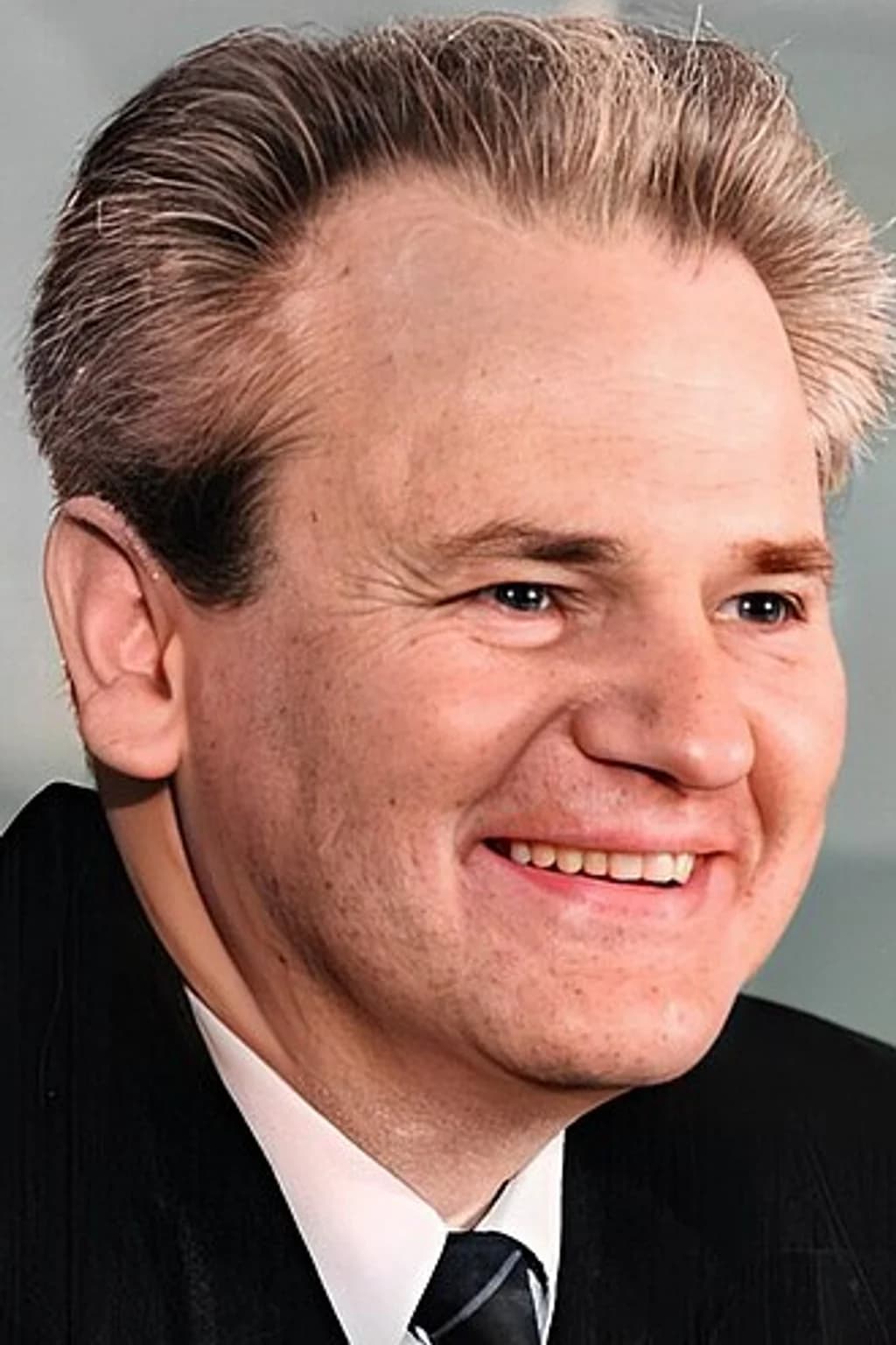 Portrait photograph of Slobodan Milosevic