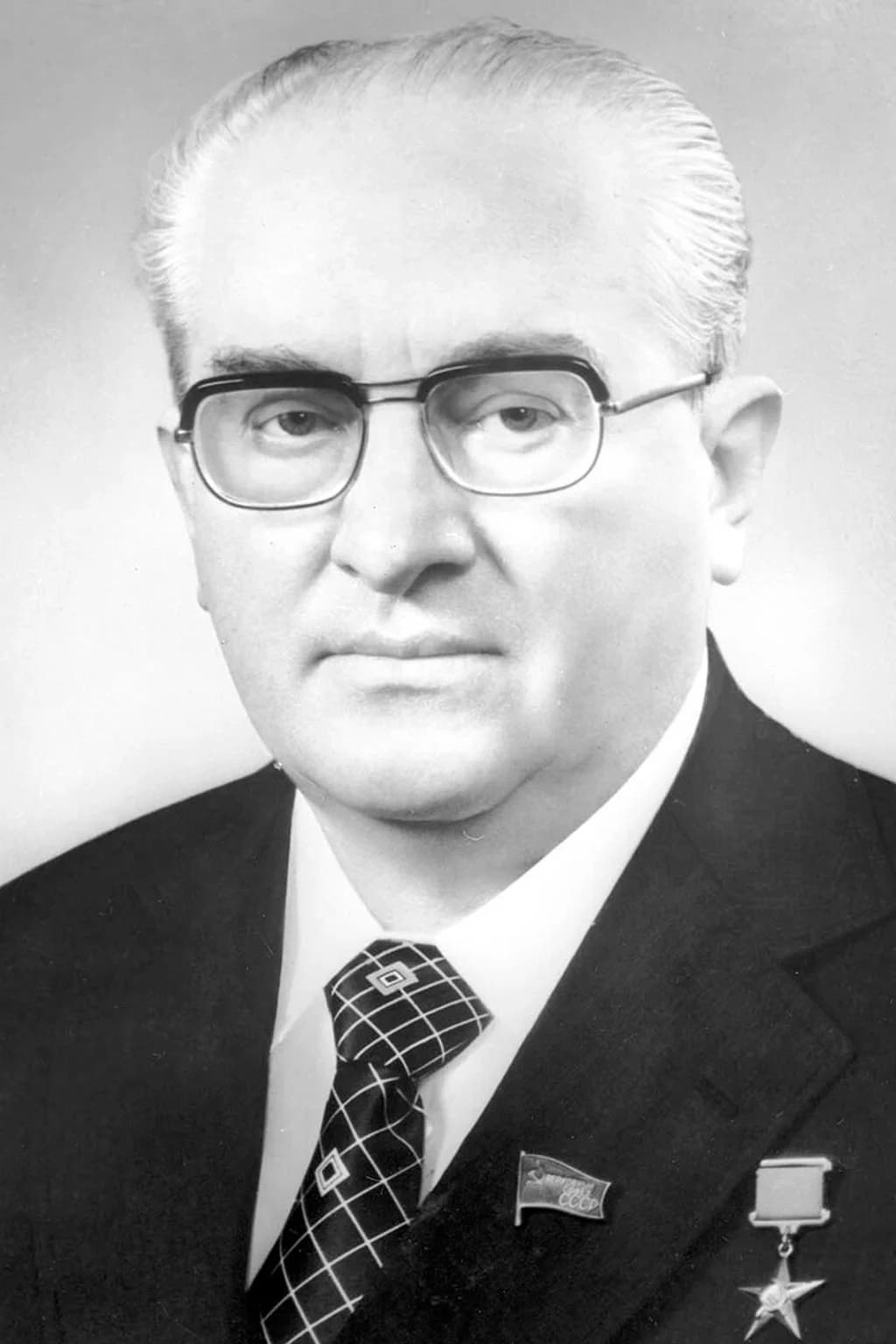 Portrait photograph of Yuri Andropov